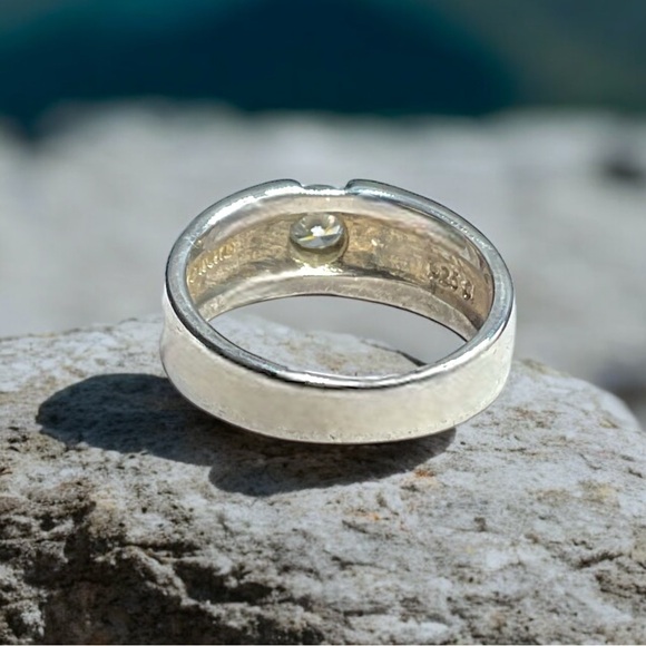 🌺Vintage Sterling & Brushed Gold CZ Ring - Picture 9 of 12